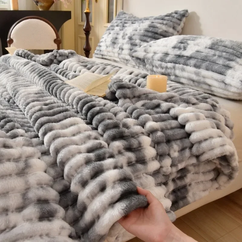 Wide Stripe Imitation Rabbit Plush Blanket Autumn Winter Warm Double Bed Blankets Fluffy Soft Tie-Dye Flannel Sofa Throw Blanket