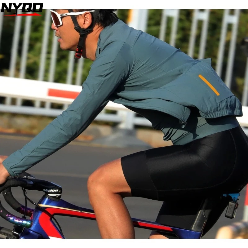 

Велокуртка SPEXCEL 2022, новая, 3-сезонная, легкая, ветрозащитная, из эластичной ткани, с 3 задними карманами.