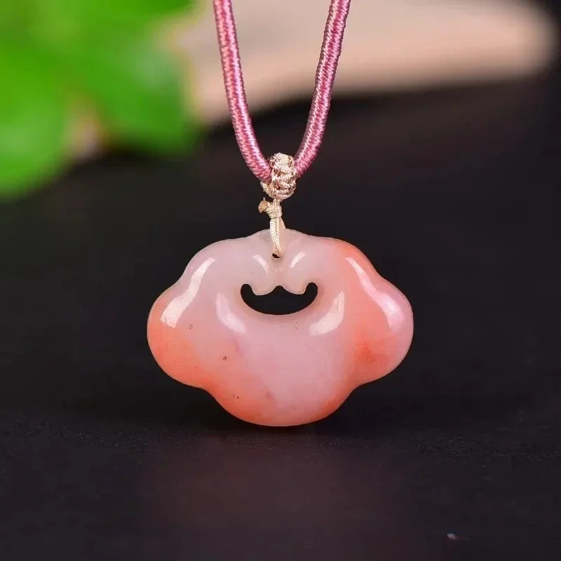 Natural Golden Silk Jade Peach Blossom Brew Pendant Men and Women Peace Lock Fashion Charm Jewelry Gift Jewellery Accessories