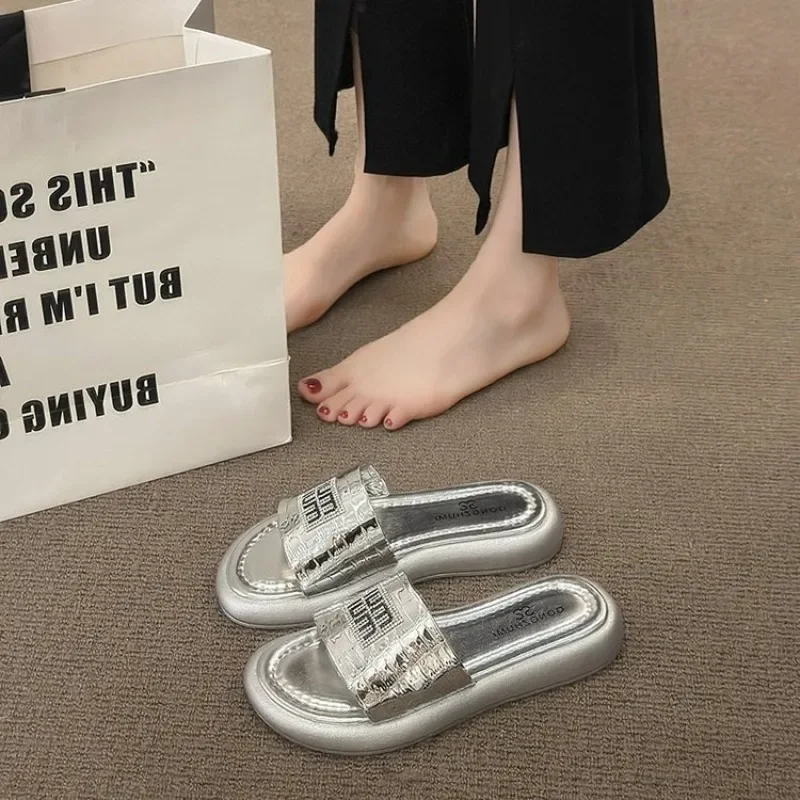 

2024 New Summer Slippers Women Color Flats Casual Shoes New Sandals Beach Walking Shoes Cozy Slides Female Sandals