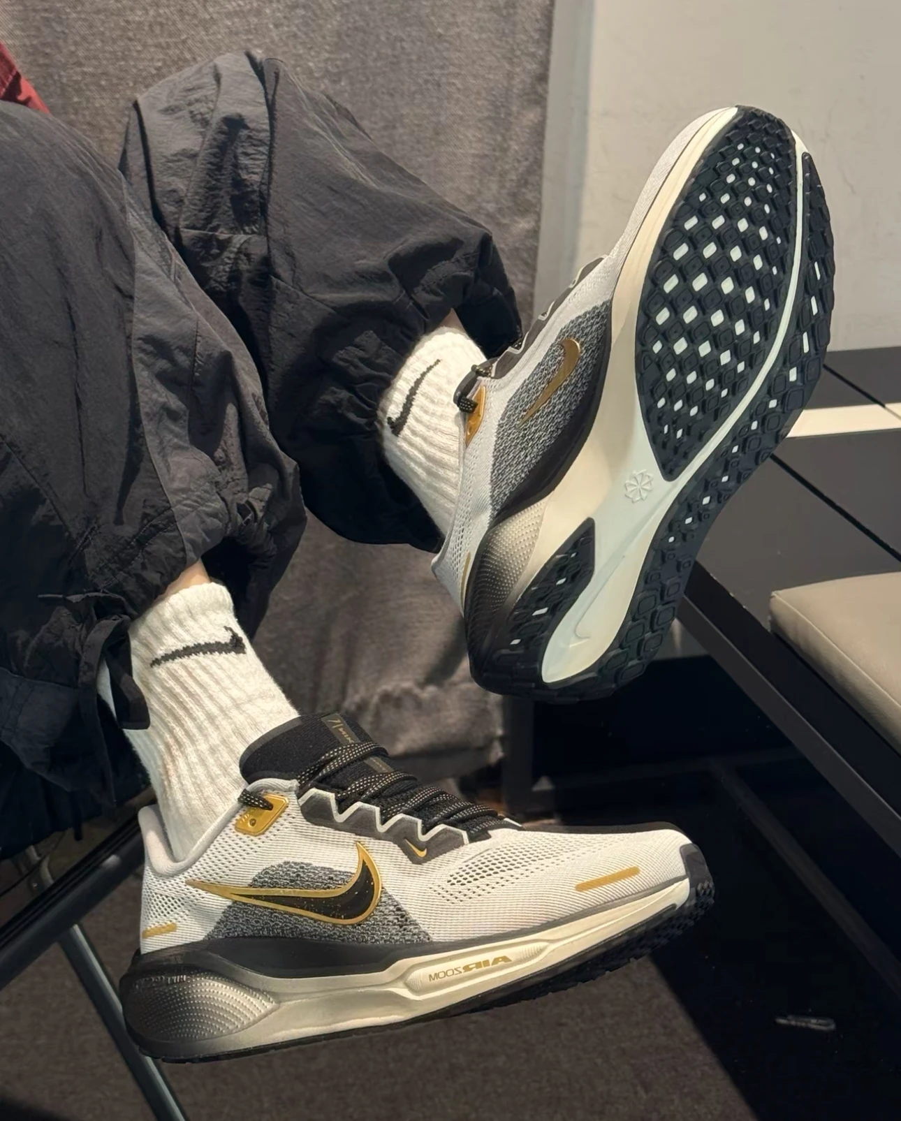 

Nike Comfortable Versatile Shockproof Anti Slip Breathable Low Cut Running Shoes for Men Grey