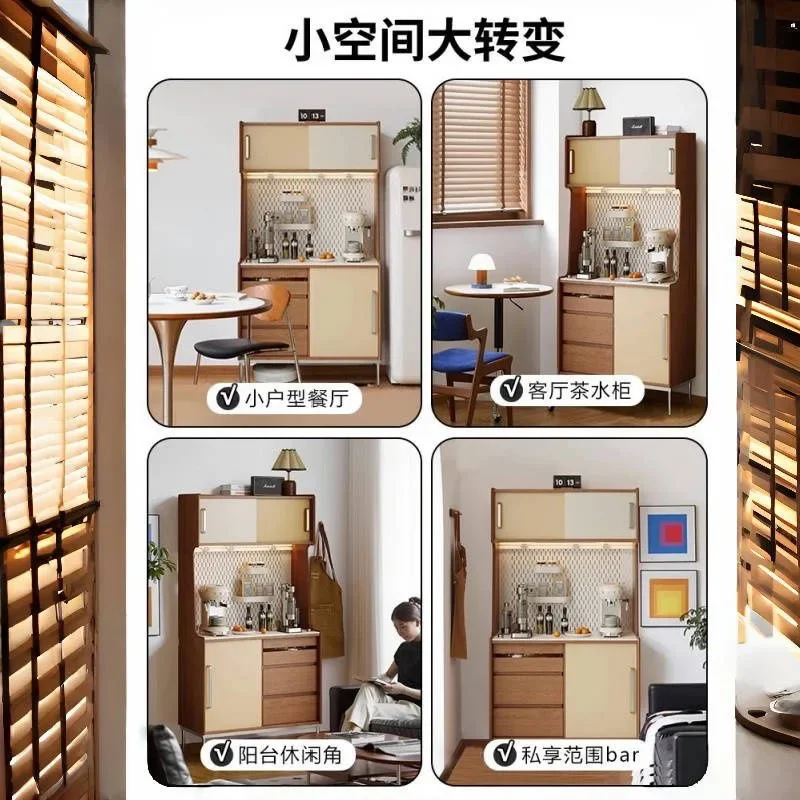 خزانة جانبية لتناول الطعام بتصميم عتيق فاخر وخفيف الوزن، وخزانة شاي مدمجة لتخزين المياه على الحائط