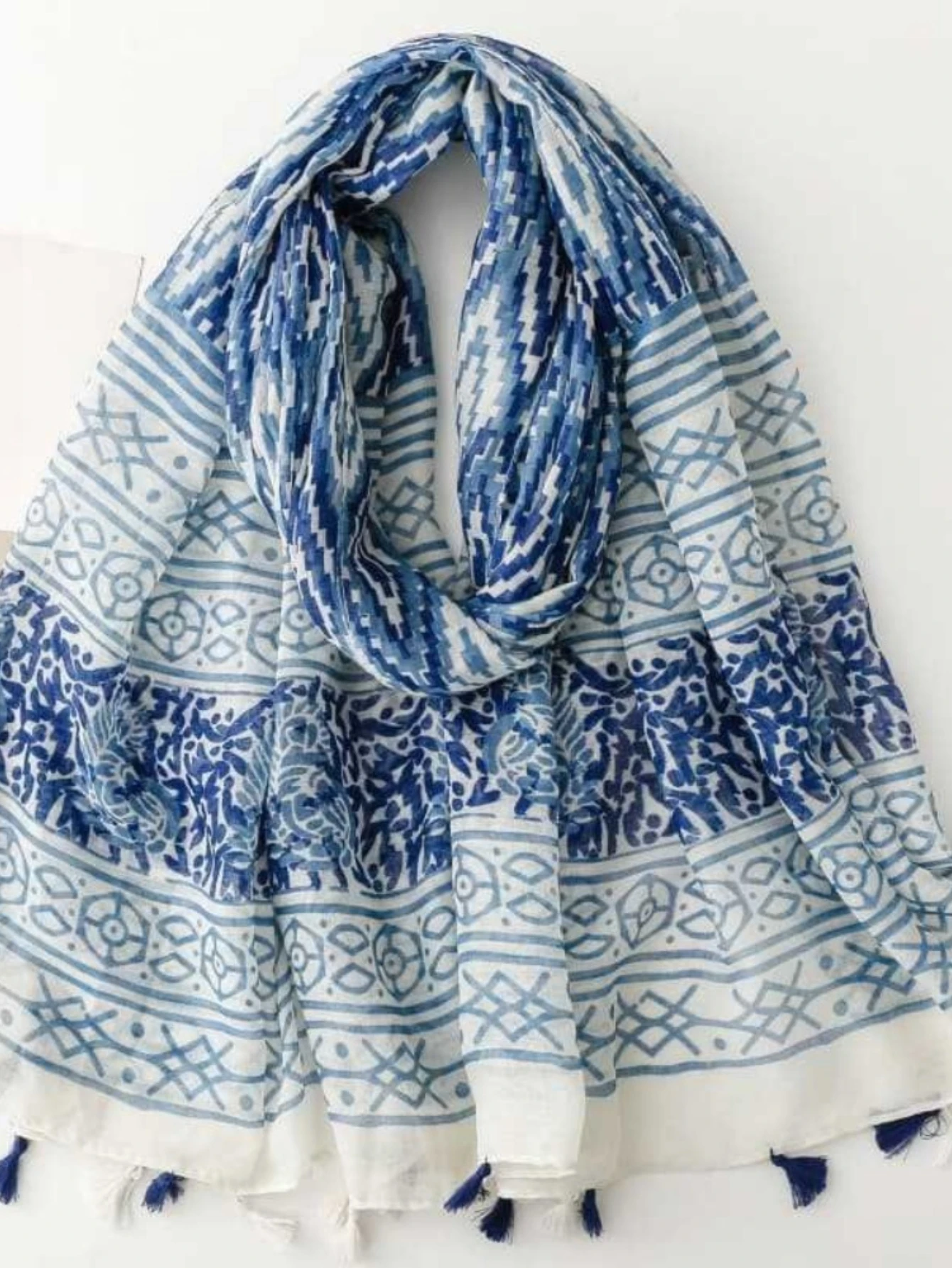 1Pc Baotou Scarf Women's Silk Scarf Bohemian Blue and White Blue and White Porcelain Geometric Bali Yarn Fringed Shawl view 5