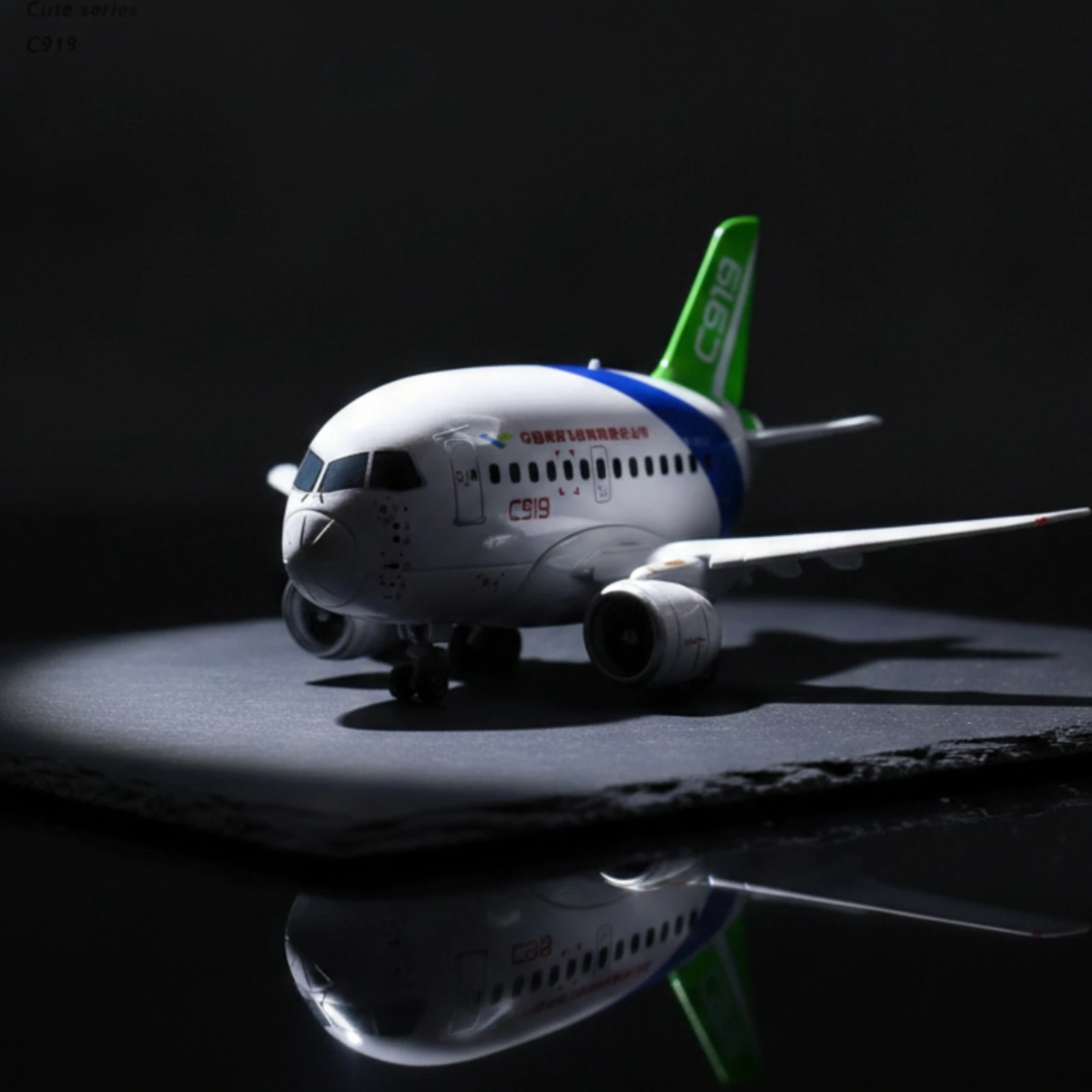 Aircraft Model Airplane Model Compact Cartoon Airplane Model Toy Glossy Sturdy for Collectors, Desk Decoration