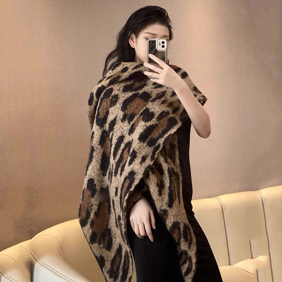 Novelty Irregular Leopard Wool Blends Scarf Thick Soft Fluffy Fashion Winter Neckerchief Long Shawl Women Wraps Bandelet