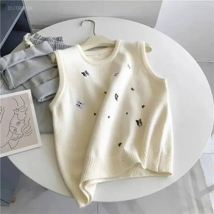 Cat Embroidery Vest Women Clothing O-neck Sleeveless Casual Jumper 2026 Ropa Mujer Korean Tanks Crop Tops Casual Fashion Tanks