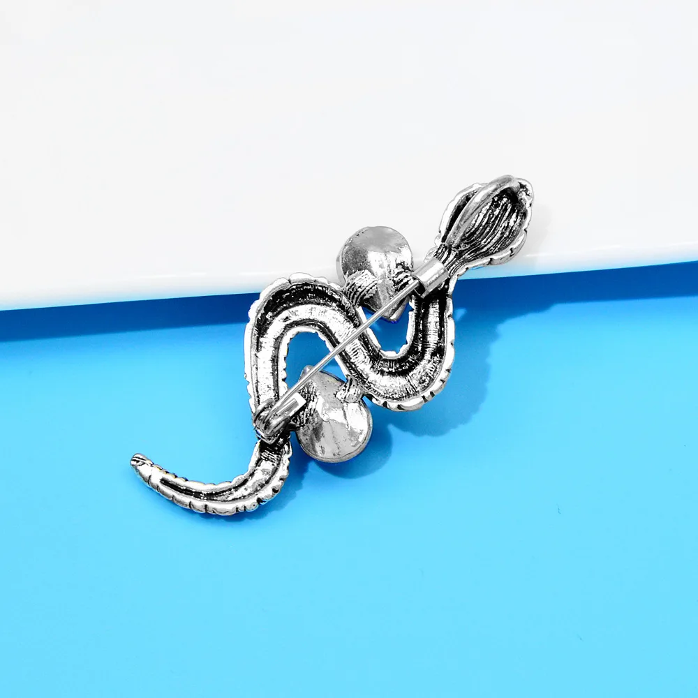 Creaive Animal Snake Rhinestone Brooches Unique and Beautiful Gift for Women Fashion Boutique Party Charm Jewelry Corsages Pins