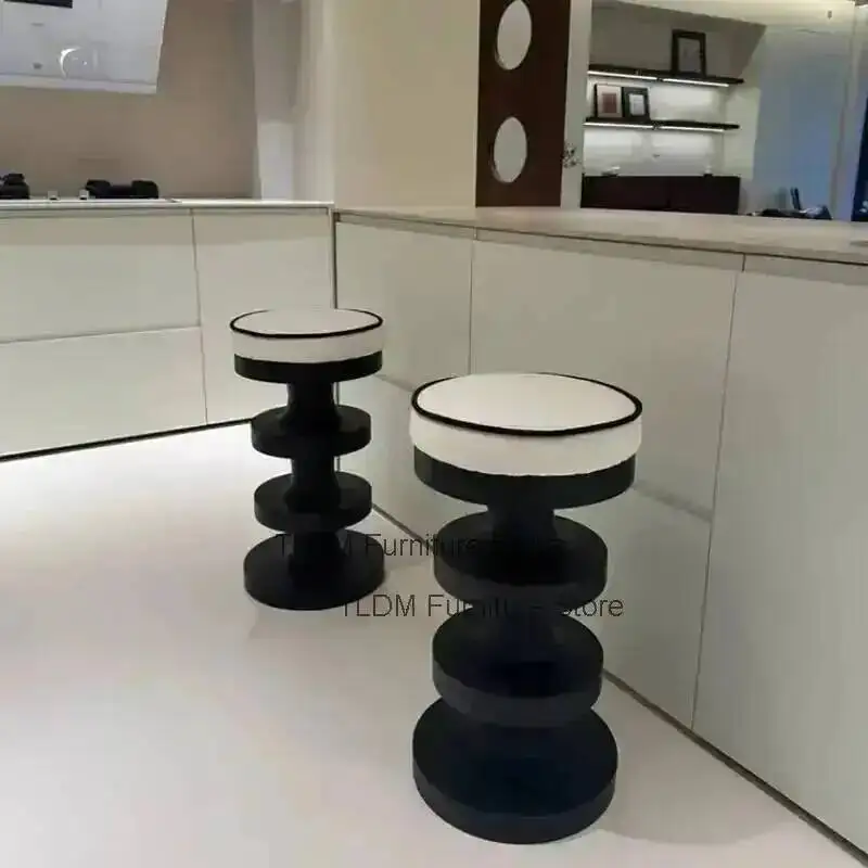 Island French Retro Stool Solid Home Wood Bar Bar Chairs High-end Dining Chairs Designer Small Round Stool Home Furniture AA