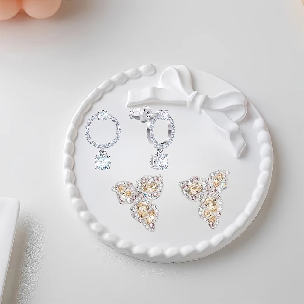 

2025 Hot Selling Brand Women's Earrings Simple, Fashionable, Luxurious Jewelry Suitable for Gifting To Friends