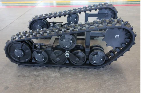 Lightweight Rubber Tracked Undercarriage Chassis, 50KG-800KG Load Capacity Replacement Parts for Construction and Farming Excava view 5