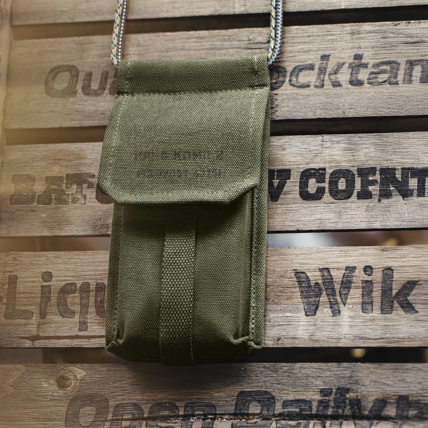 Maden Vintage M-16 Military Green Mini Phone Bag Crossbody Casual Bags Detachable Coin Purse for Men and Women Daily Outfit