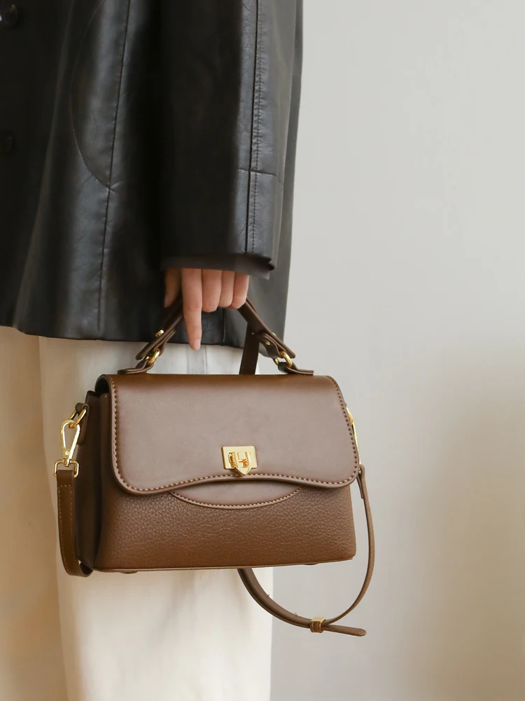 Elegant Urban Women's Handbag Commuter Mom Single Shoulder Versatile Fashionable New 2026 Soft PU Leather Square Bag