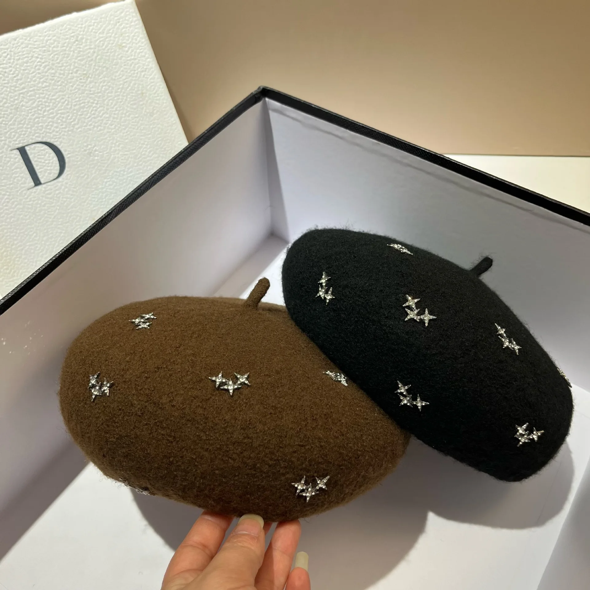 Luxury Rhinestone Stars Women's Wool Beret Winter Warm Beanie Hat Fashion Girl's French Painter Hats Vintage Female Berets Caps