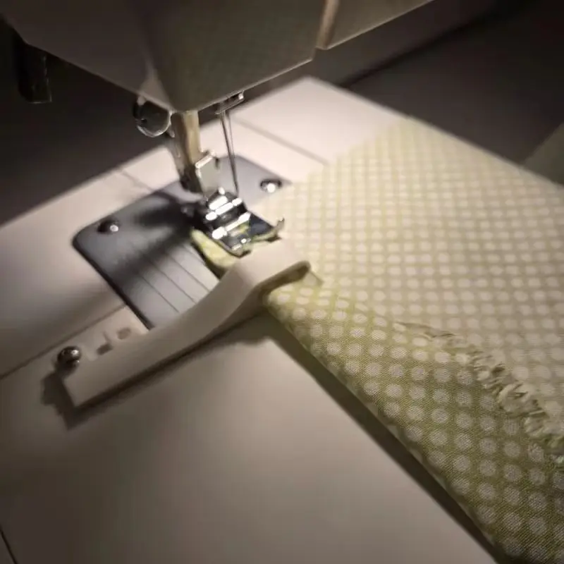1Pc Heavy Duty Precision Overlock Hemming Foot Attachment For Most Sewing Machines Zigzag Straight Stitch Easy Install Beginner