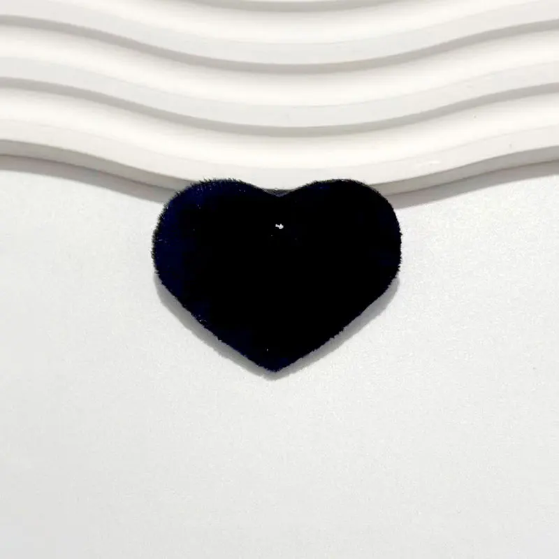 50 Stück 3,8x4,5cm Doppelseitige Filz-Herzen mit Loch für DIY-Bastelarbeiten - Schals, Handschuhe, Socken, Dekorationszubehör – Detail 10