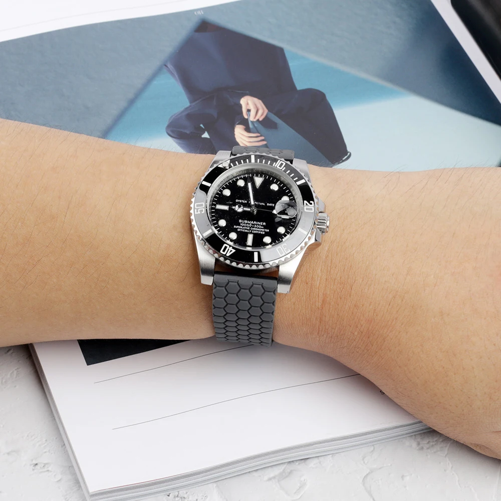 20mm 22mm Soft Silicone Watch Band for Huawei Breathable Waterproof Sport Watch Strap Honeycomb Pattern Replacement for Samsung