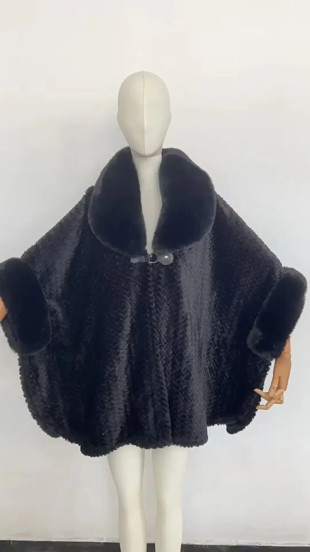 Poncho listrado de veludo quente feminino, mangas batwing, capa solta, gola de pele de coelho falso, casaco pêndulo grande, inverno, 6 cores