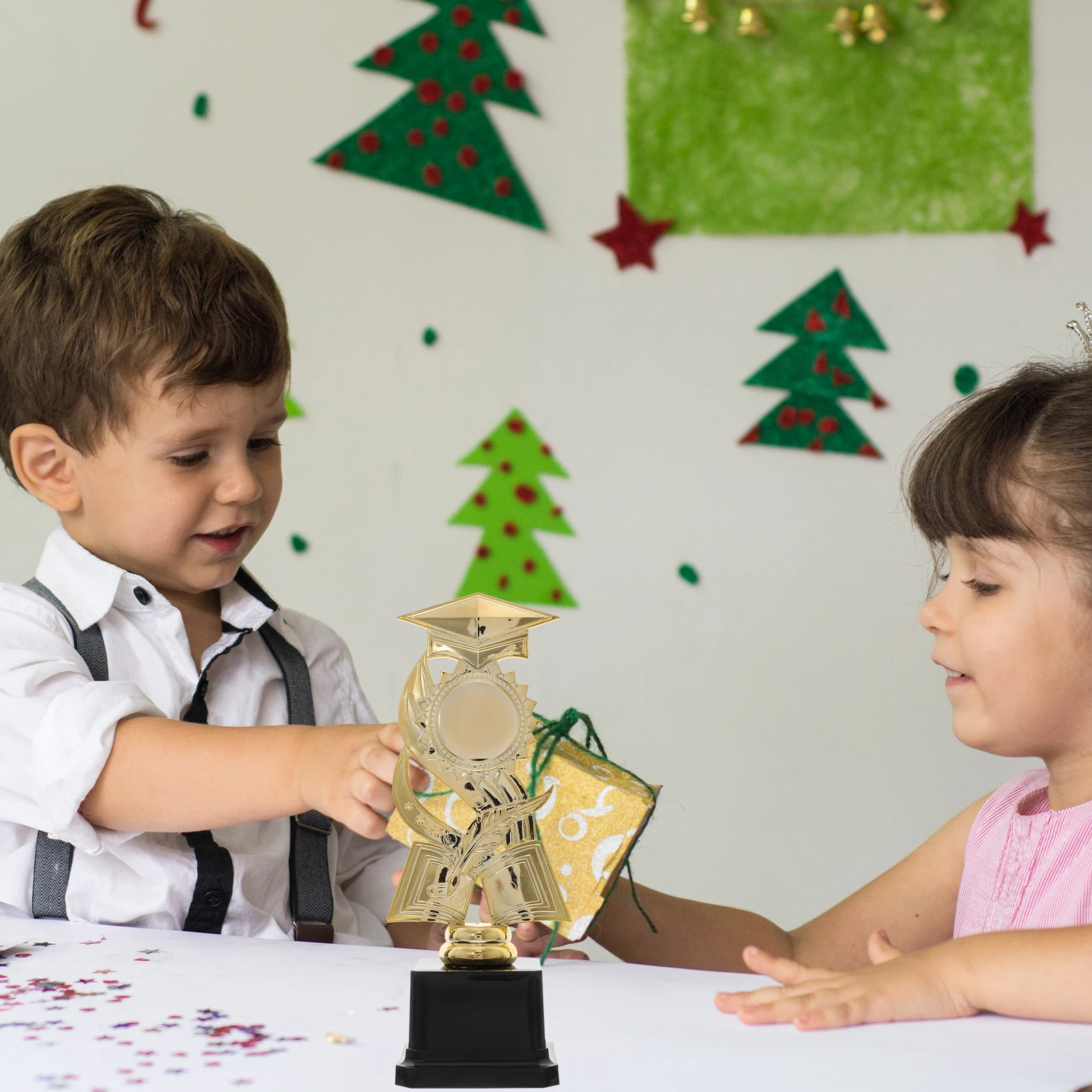 

Graduation Trophy Plastic Award Prop Kids Race Game Trophy Small Trophies Kids Competition Prop Toy