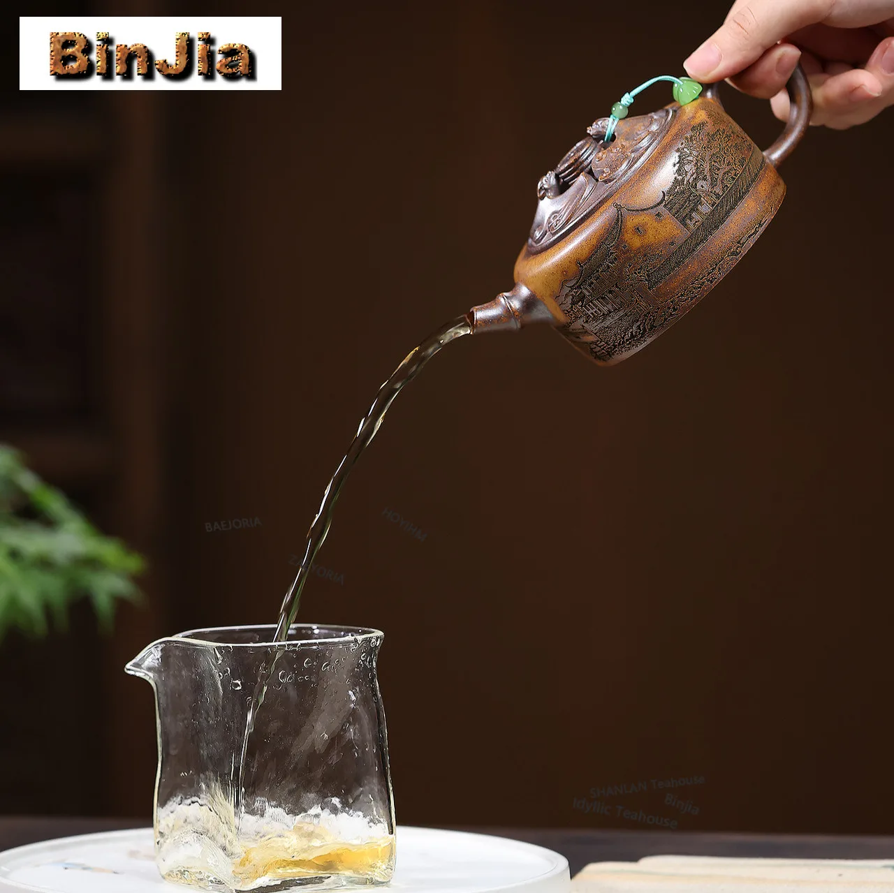 250ml Retro Yixing Purple Clay Teapots Handmade Fuyin Mountain Residence Pot Raw Ore The Keel Gold Sand Mud Kettle Zisha Tea Set