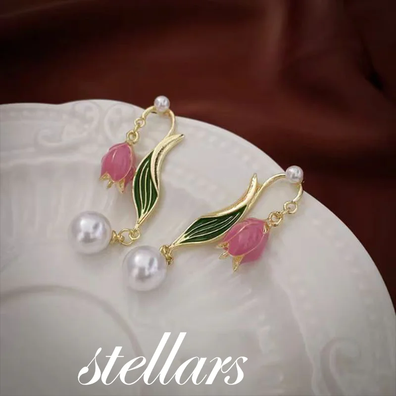 

Vintage Color-Blocked Enamel Romantic Tulip Imitation Pearl Silver Stud Earrings Floral Elegant High-End Gift Jewelry for Women
