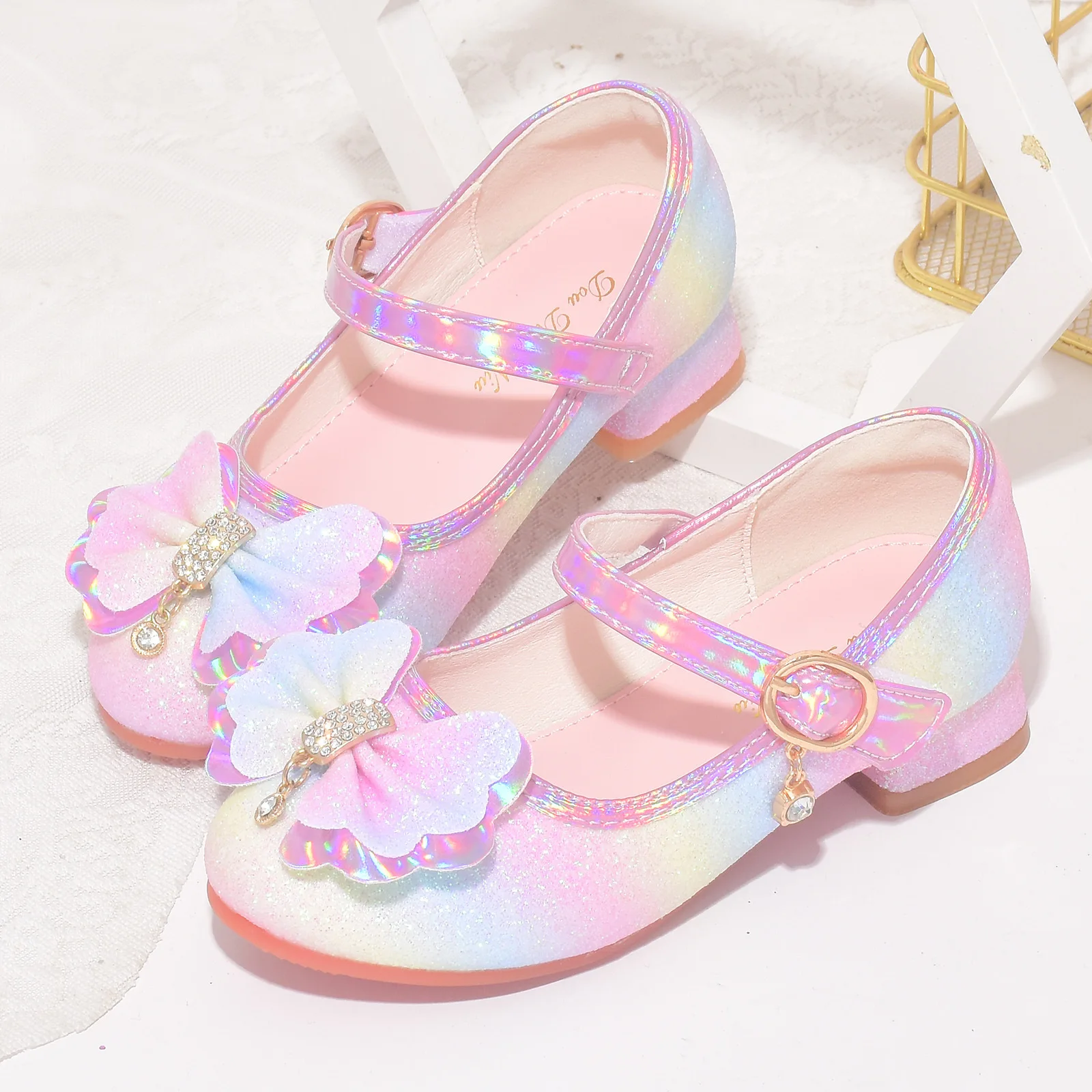 

Детская свадебная кожаная обувь для девочек, модная студенческая обувь на высоком каблуке для выступлений, детская повседневная обувь с радужным бантом