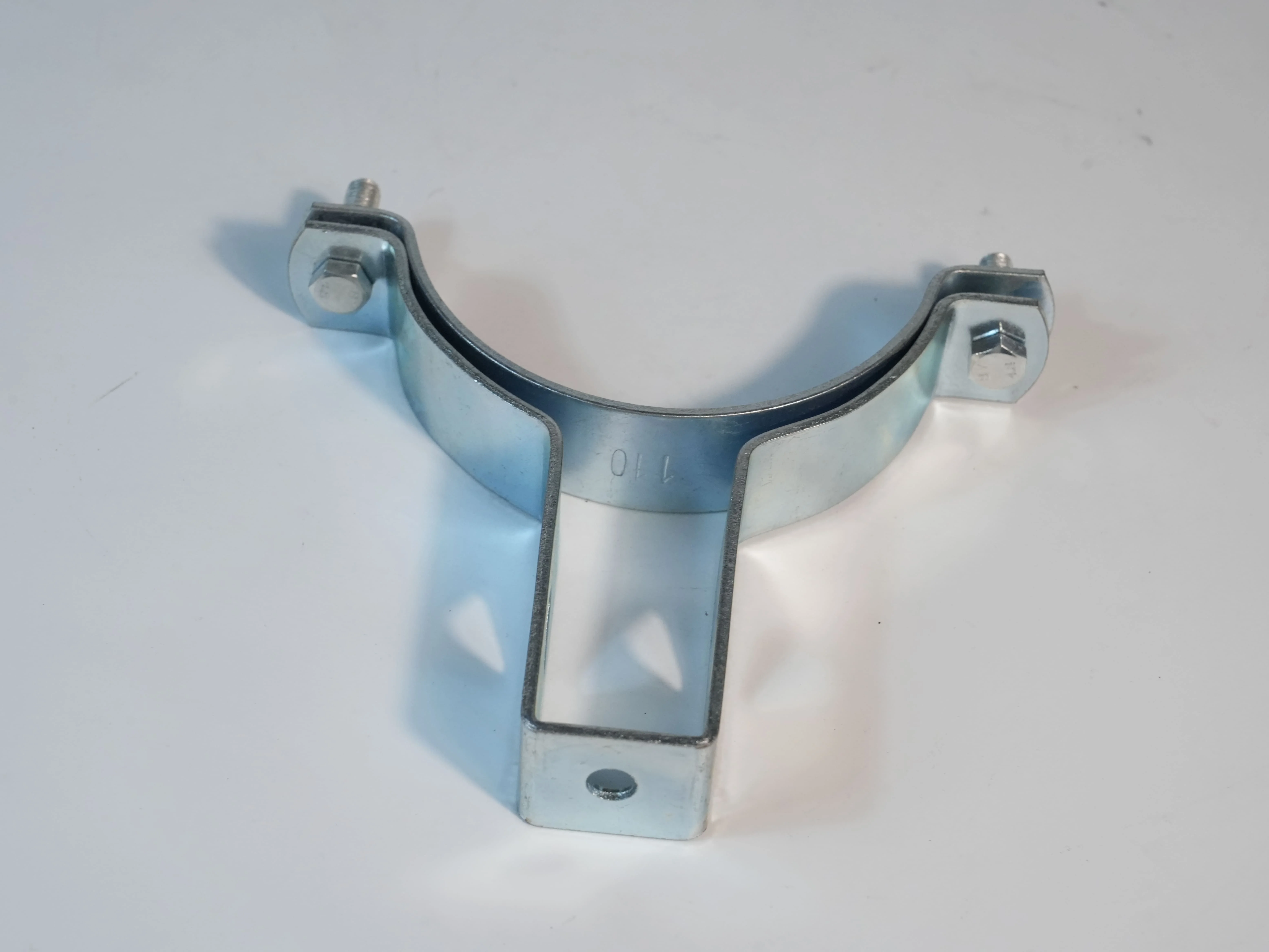 China Metal Fabrication Saddle Clamp Plumbing Pipe Fitting square Tube Joints Saddle Clamps Clips Plastic HDPE Pipe Fittings