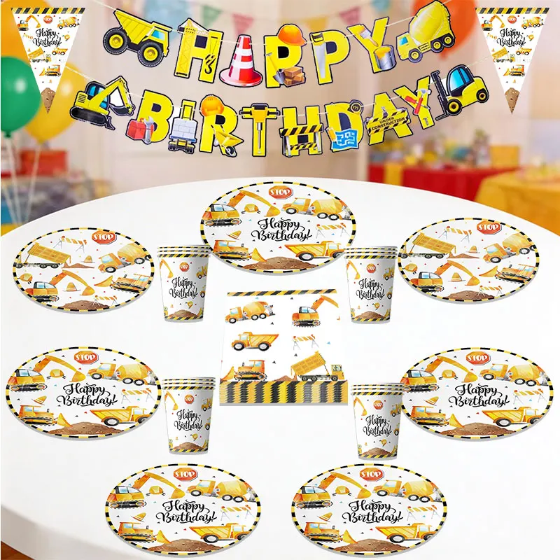 Ensemble de vaisselle d'anniversaire sur le thème de la construction pour enfants, avec gobelets et assiettes en papier, décorations et ballons tracteur