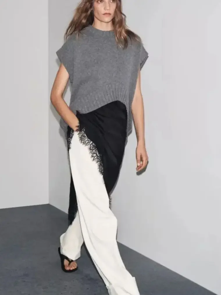 

Spring And Autumn New Dark Gray Round Neck Knitted Sweater For Women, Loose And Simple Casual Style Fashionable Sweater