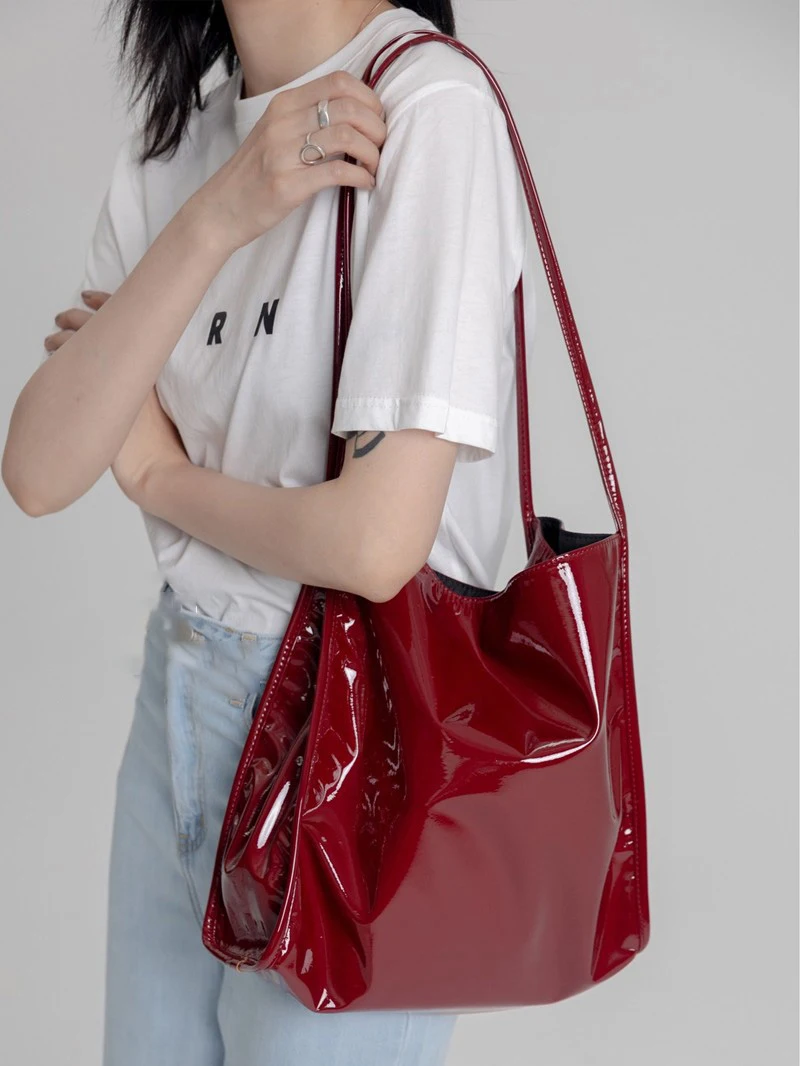 Vintage Red Patent Leather Shoulder Bags for Women Luxury Glossy Design Female Commuter Handbags Lady Fashion Shopping Tote Bag