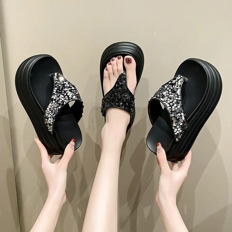 

2024 New Fashion All-in-one Diamond Slippers for Women Wearing Muffin Thick-soled Elevating Women's Flip-flops on The Beach
