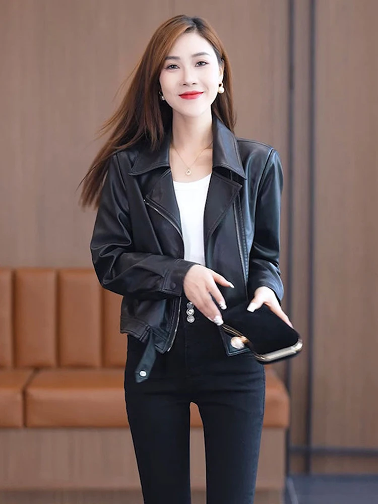 ファッショナブルなオートバイレザージャケット女性のスリースリーブアウターウェア秋服 2023 トレンディなジッパー開閉ロングスリーブルーズフィット