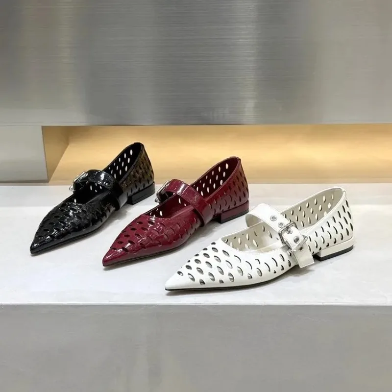 

2025 Summer Hot Selling New Pointed Head Shallow Hollow One Word Fashion Shoes Patent Leather Flat Women Shoes Zapatos De Mujer