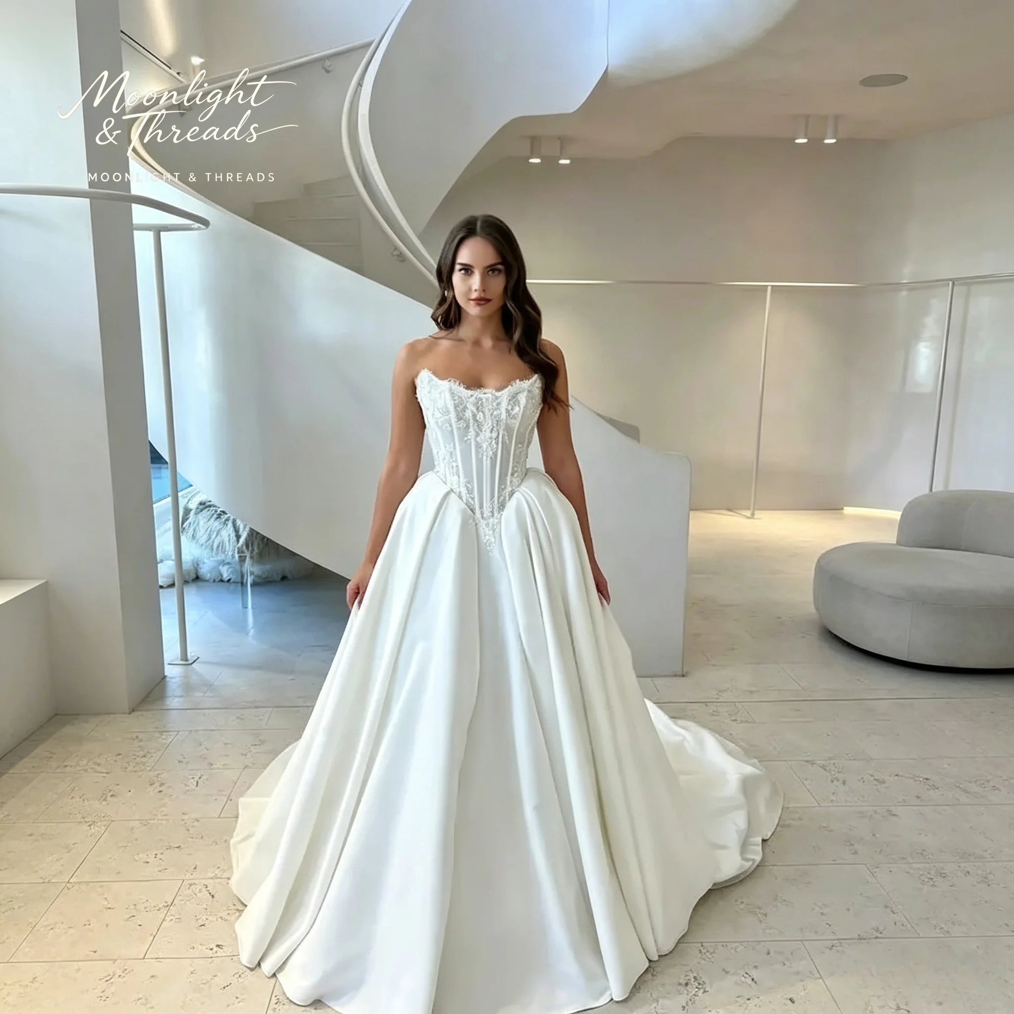 Luxury Structured Corset Bridal Gown Riyadh Strapless Sweetheart Satin Wedding Dress With Shawl