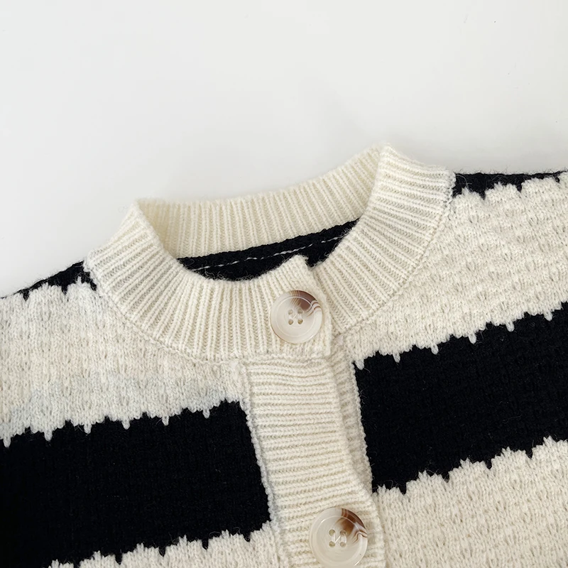 Spring And Autumn Newborn Baby Boys And Girls Baby Black And White Striped Knitted Cardigan Children\'s Casual Loose Baby Clothes