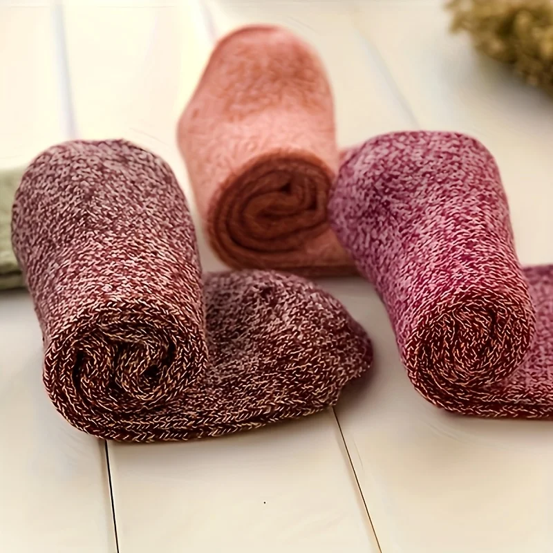 5 أزواج من الجوارب الشتوية النسائية المريحة - جوارب محبوكة دافئة متوسطة الأنبوب مع أصفاد مضلعة مثالية للأنشطة الخارجية