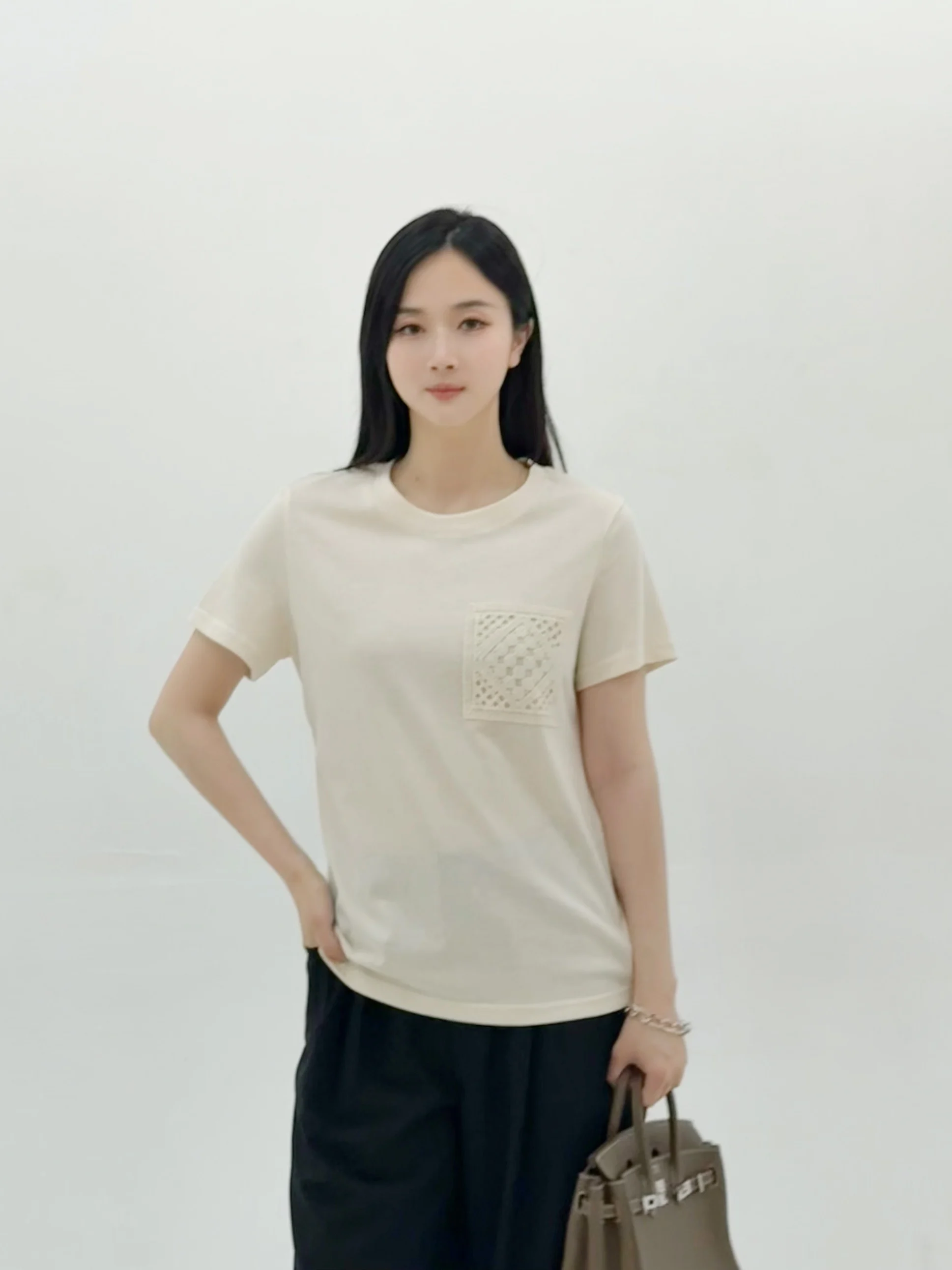 

Легкая трикотажная футболка с вышивкой, коротким рукавом и круглым вырезом, простой дизайн, премиум-качество, хлопковая смесь, летняя одежда