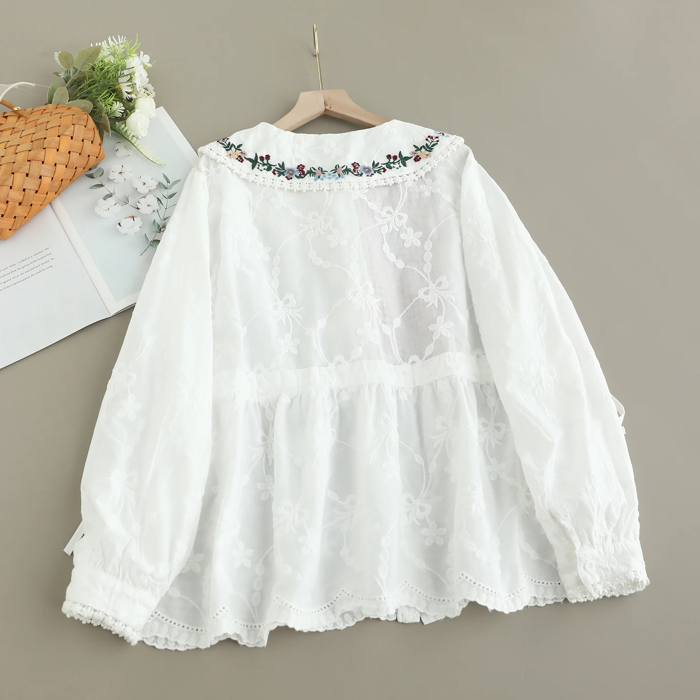 和菓子森ガール花柄刺繍チェック柄パッチワークコットンシャツ女性ピーターパンカラー長袖カジュアルルーズブルー