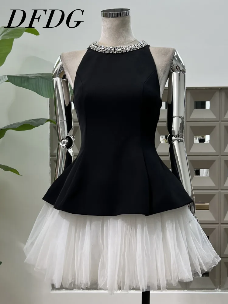 فستان DFDG للسيدات لربيع وصيف 2025 مُزين بقطع القماش شفافة بدون أكمام ورقبة دائرية وحاشية متدرجة فستان كاجوال مصمم #1