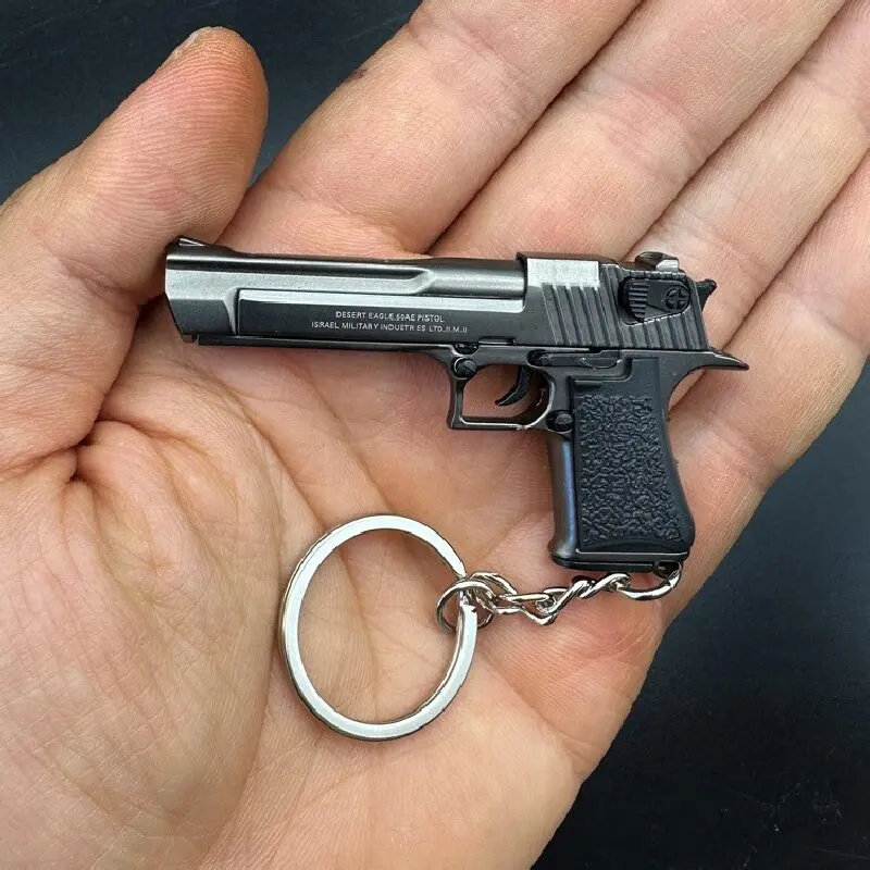 Alloy 1:4 Scale Desert Eagle Pistol Keychain Mini Toy Gun Weapon Model Metal Keychain For Adult Kids Christmas Gift