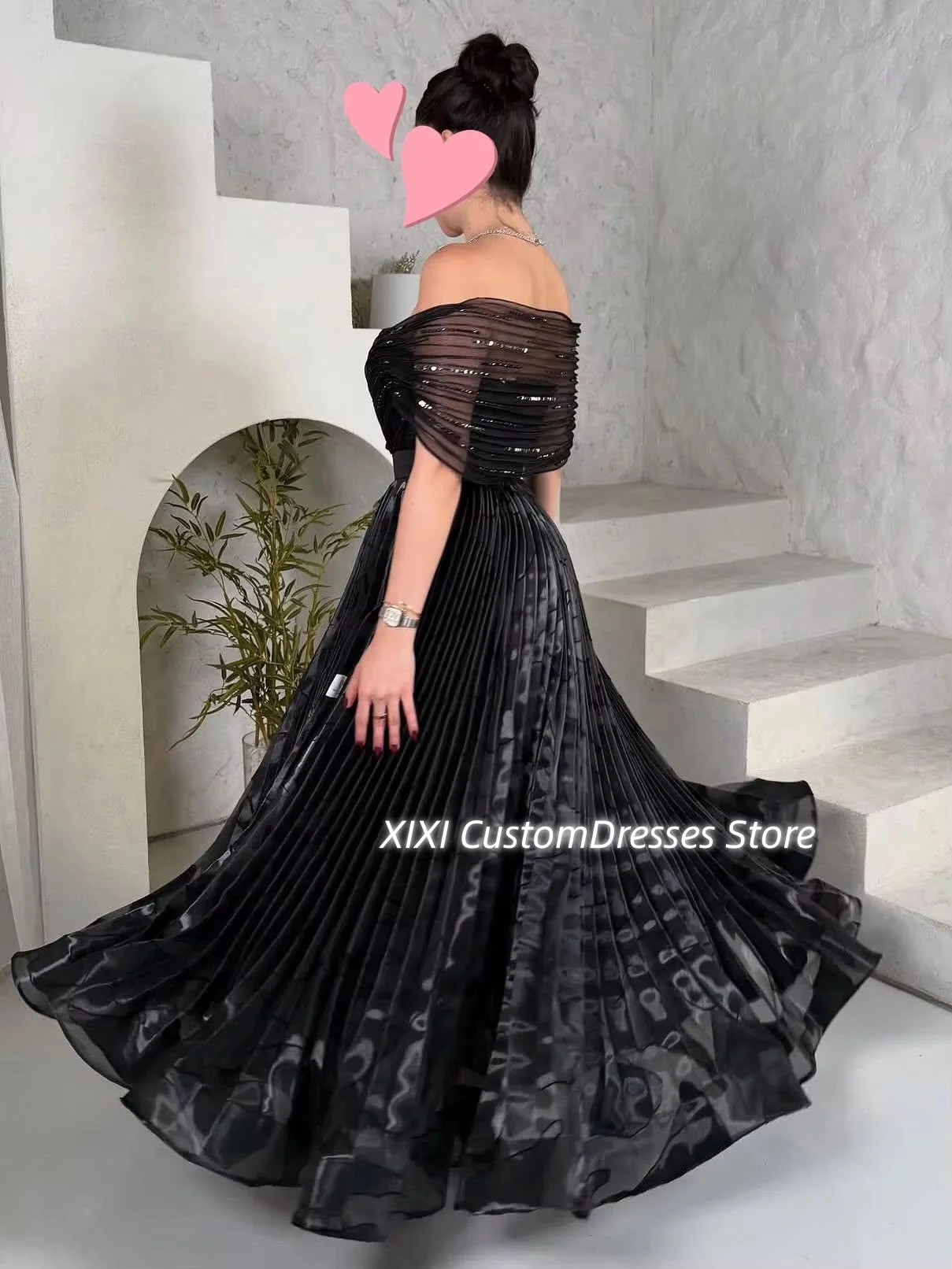 ชุดราตรีทรงเอไลน์แบบเปิดไหล่ยาวกรอมพื้นสำหรับงานพรอม แต่งระบาย แขนสั้น รูดซิป เหมาะสำหรับโอกาสพิเศษ