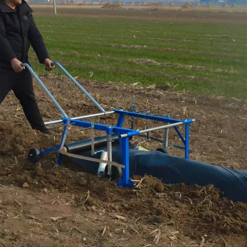 Plastic filmmulchmachine voor landbouwplanten, plassen en persen, trekken