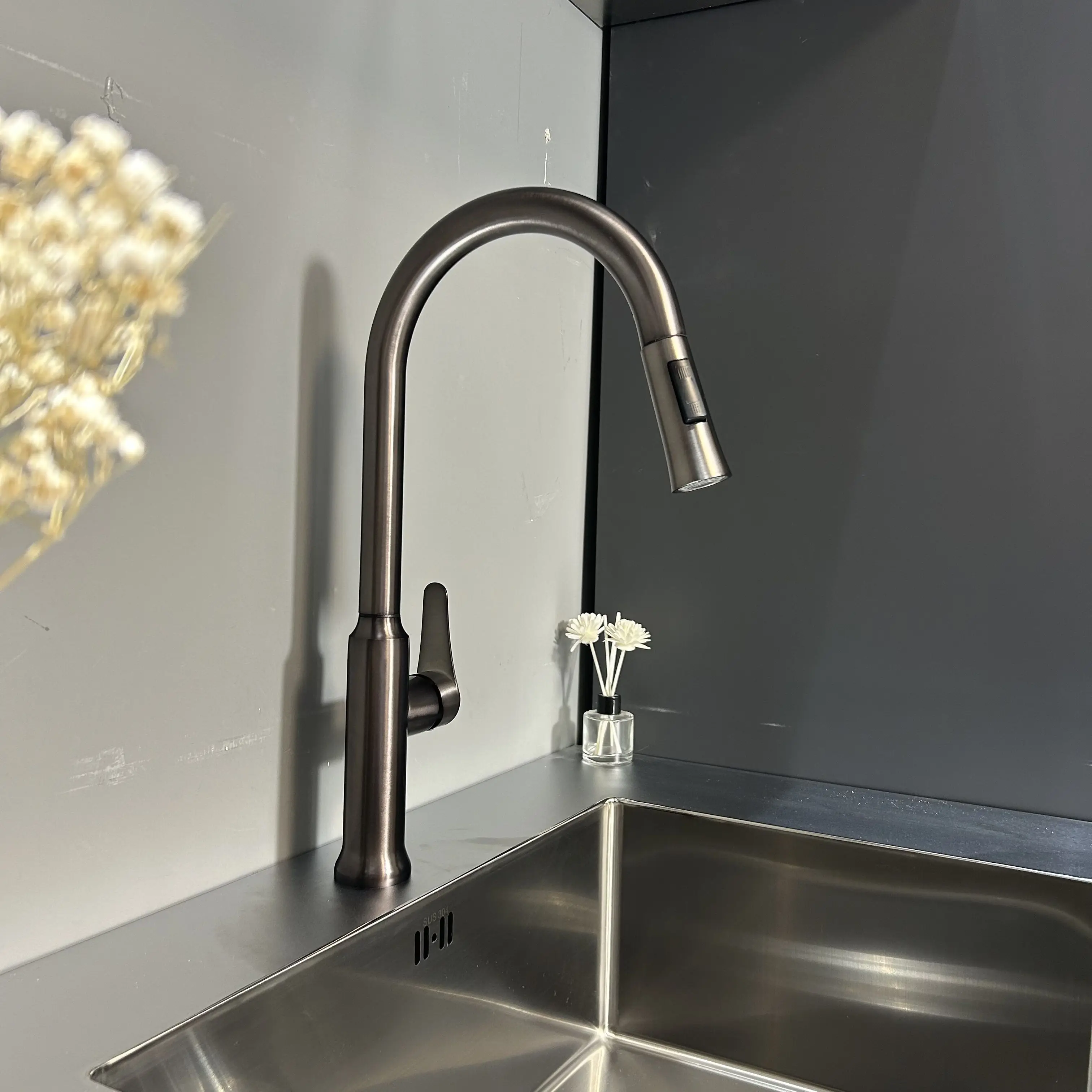 

Выдвижной кухонный смеситель, две функции, одна ручка, кухонный фильтр для воды, смесители, одинарный смеситель для кухонной мойки с холодной водой, монтируемый на палубе