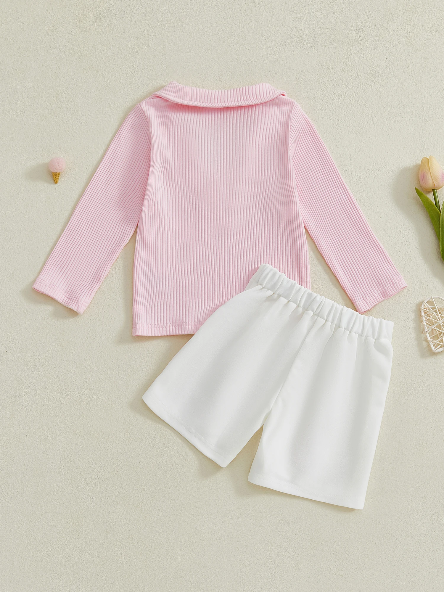 

Adorable Toddler Girls 2-Piece Set with Ribbed Long Sleeve Top and 3D Flower Shorts - Stylish Fashion Ensemble for Little Ones