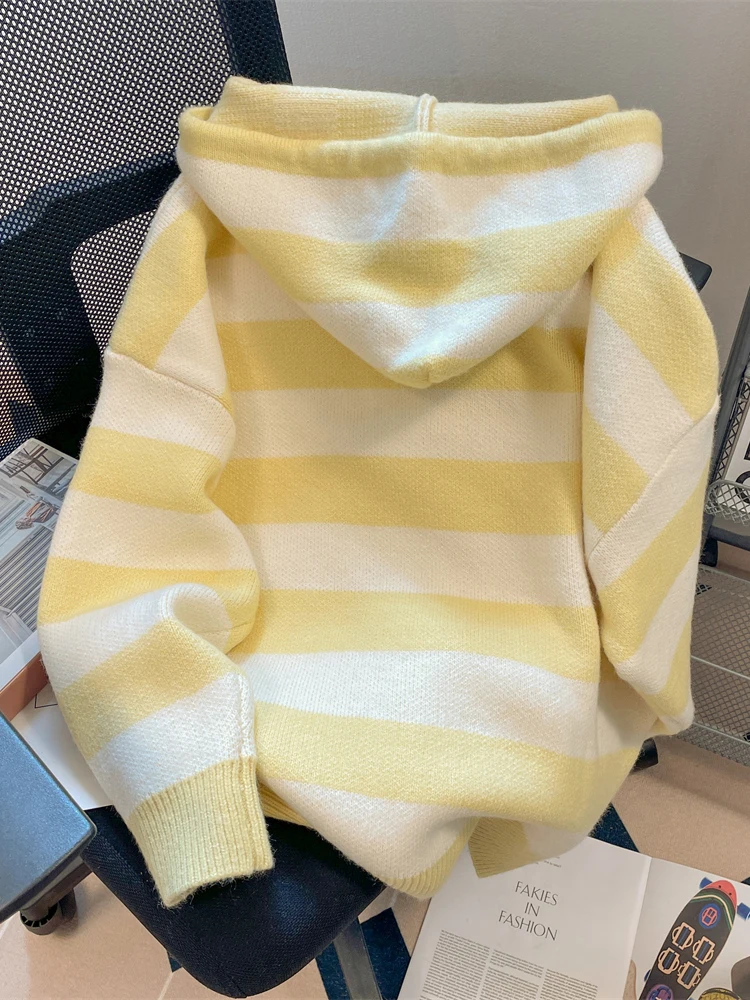 เสื้อคลุมคาร์ดิแกนลายการ์ตูน Zoki แบบมีฮู้ดสำหรับผู้หญิง ทรงหลวม น่ารัก แขนยาว เสื้อถักนิตติ้งสไตล์หวานๆ แนว Preppy สำหรับผู้หญิง สไตล์ Kawaii วินเทจ