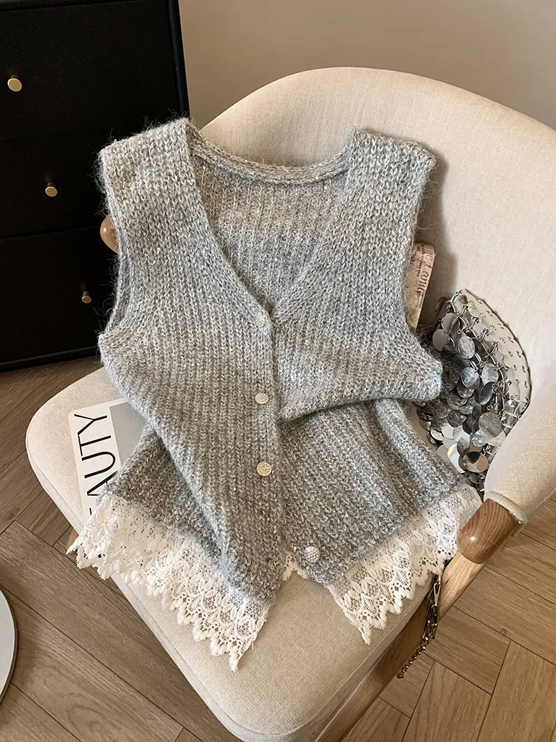 

New Korean Style Fashionable and Gentle Lace Shirt for Women in Autumn and Winter, Layered V-neck Knitted Vest Top for Women
