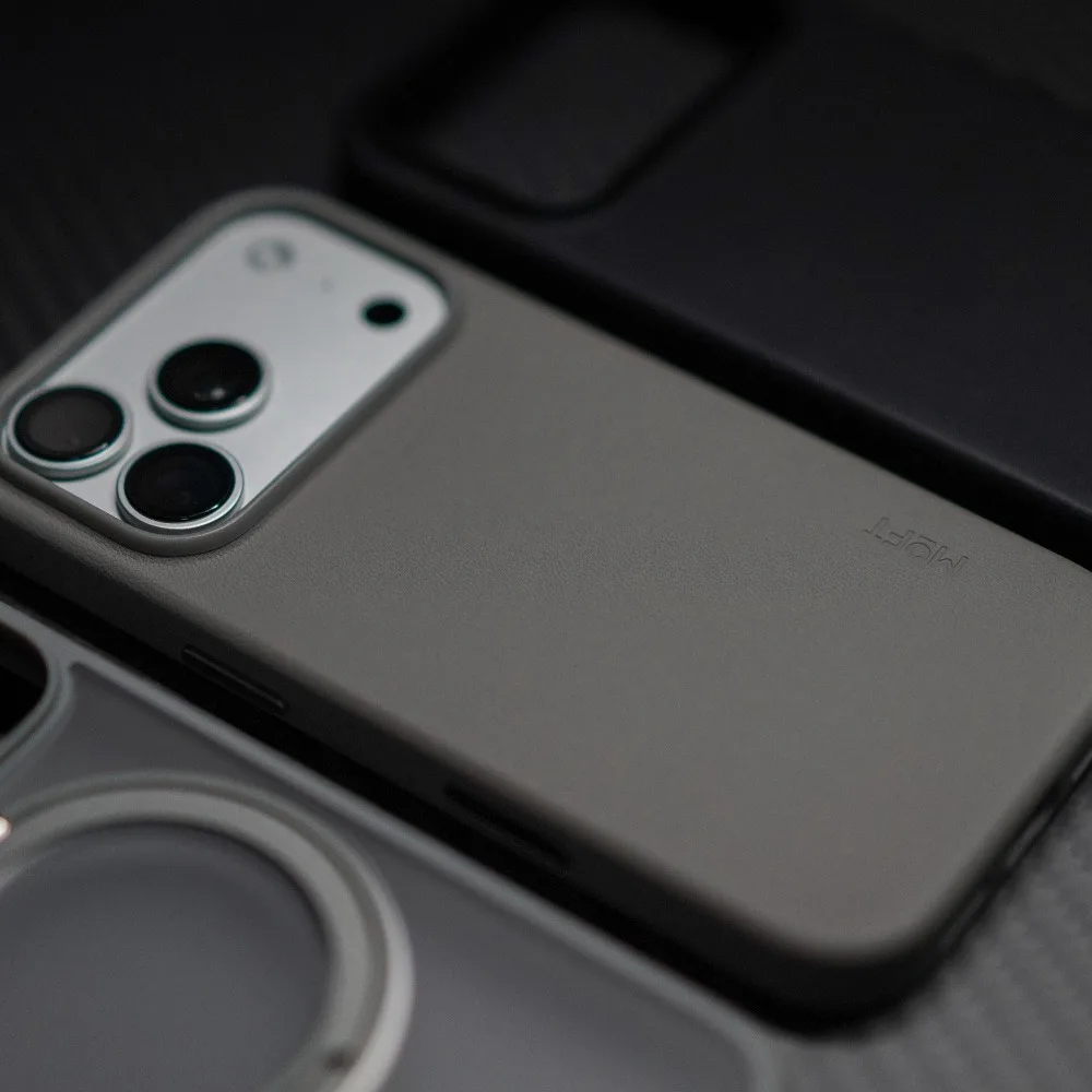 

MOFT Solid Color Strong Magnetic Anti-Drop Case for iPhone17 Pro Max Business Minimalist Leather All-inclusive Magsafe Case Gift