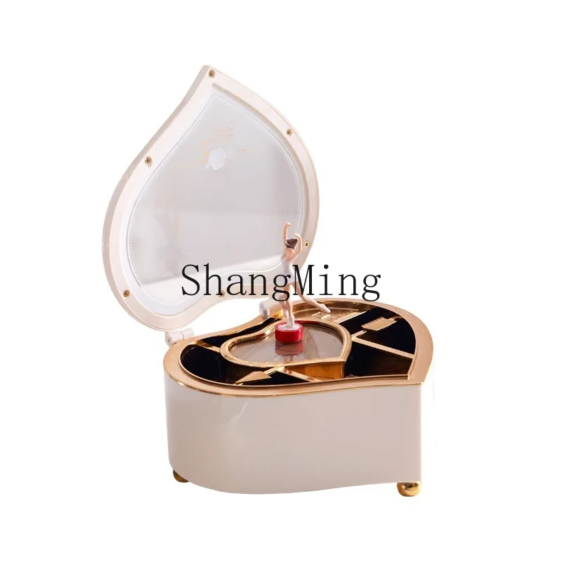 

DSA Music Love Spinning Girl Music Box Creative Plastic Music Box Gift Gift