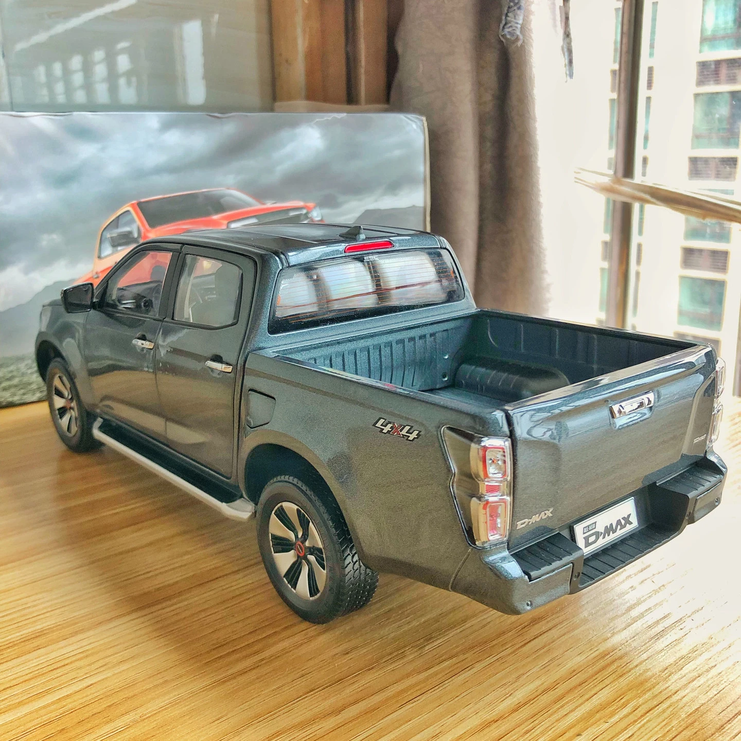 D MAX Micromodel,3TH Desktop Decoration,D-max pickup truck Die-cast Alloy model,Metal Car Model,Adult Gift,grey,1:18