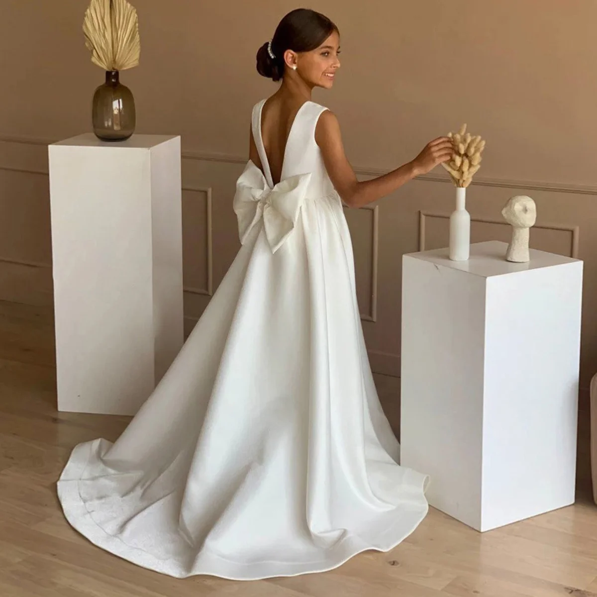 Girls' satin backless bow tail princess dress, children's performance dress, wedding flower girl dress, birthday party dress