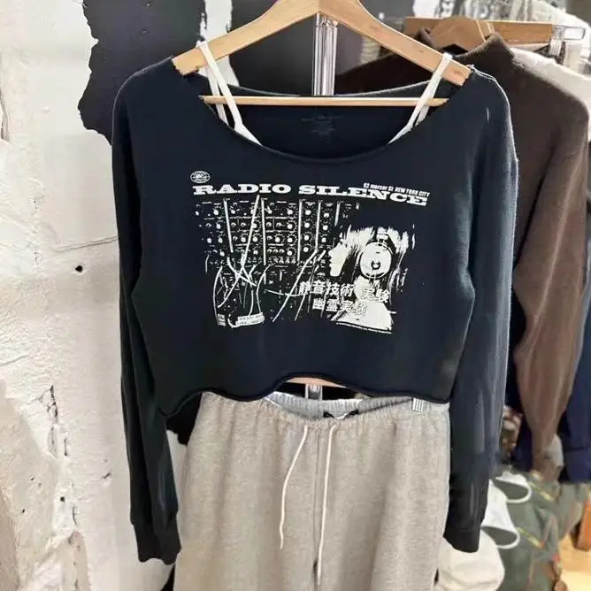 Camiseta Corta de Manga Larga con Estampado de Chica Rockera y Dobladillo Deshilachado para Mujer, Estilo Urbano Holgado, Mezcla de Algodón y Poliéster, Ropa Casual